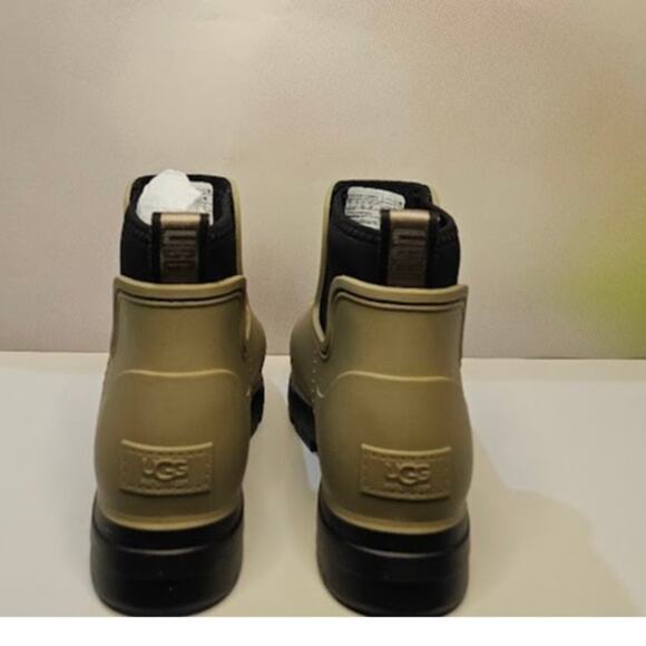 UGG greenish khaki and Black rain Boots - Picture 5 of 7